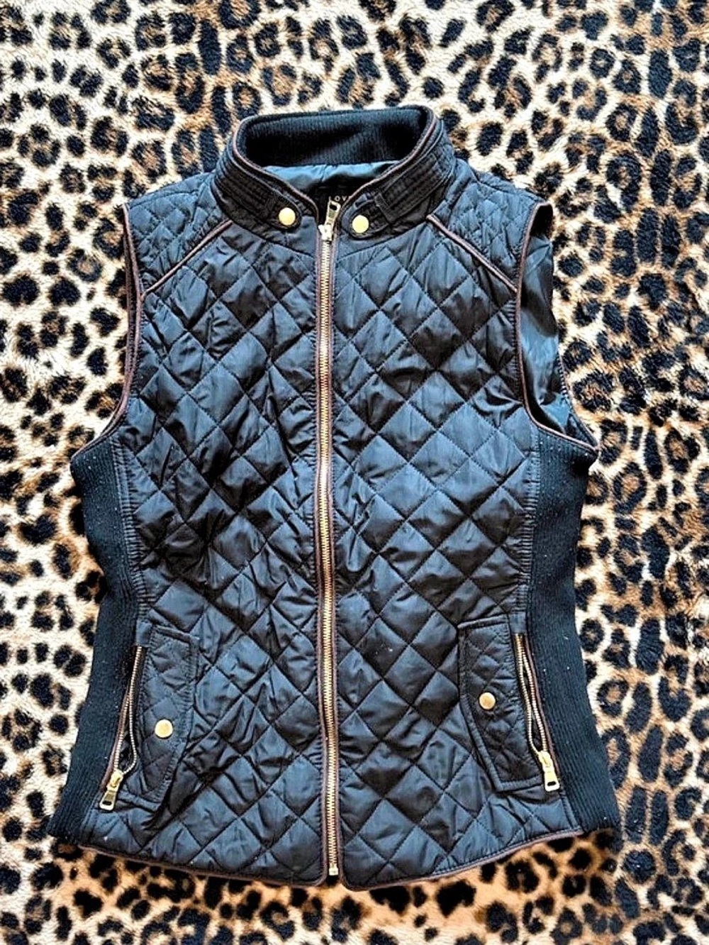 Love Tree Quilted Vest in Black Size Small